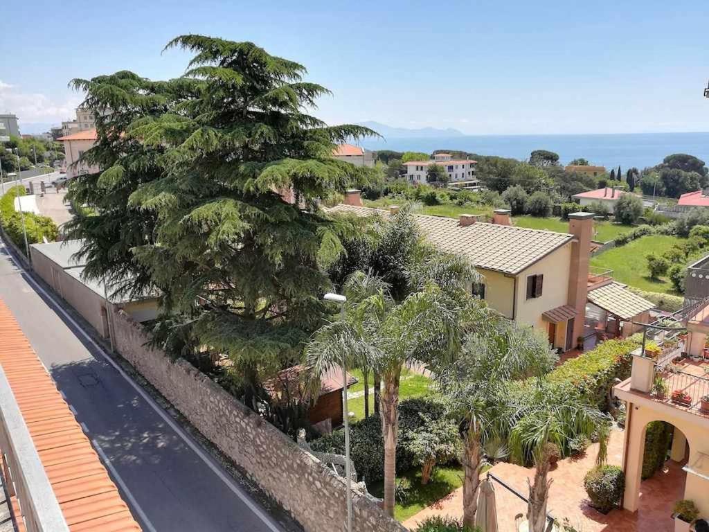 Casa Dinky Attico Con Terrazza Vista Mare Apartment Formia Ngoại thất bức ảnh